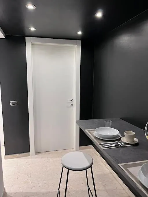 Luxury Suite With Terrace Near Arco Della Pace Milan